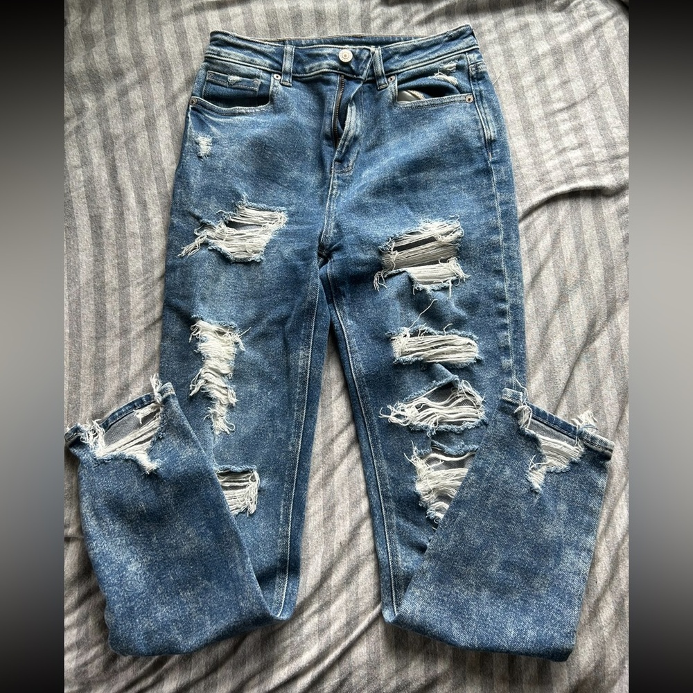 American Eagle Outfitters High Rise Distressed Mom Jeans - Blue